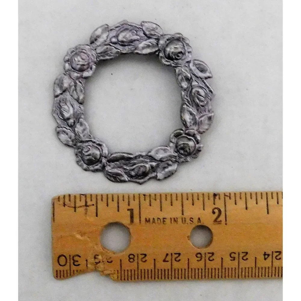 3 Holiday Pins Christmas Ornament Wreath Valentine Heart Jewelry - Picture 4 of 5